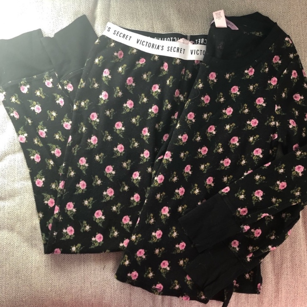 Final Price❤️Victoria's Secret Black Floral Pajama Set